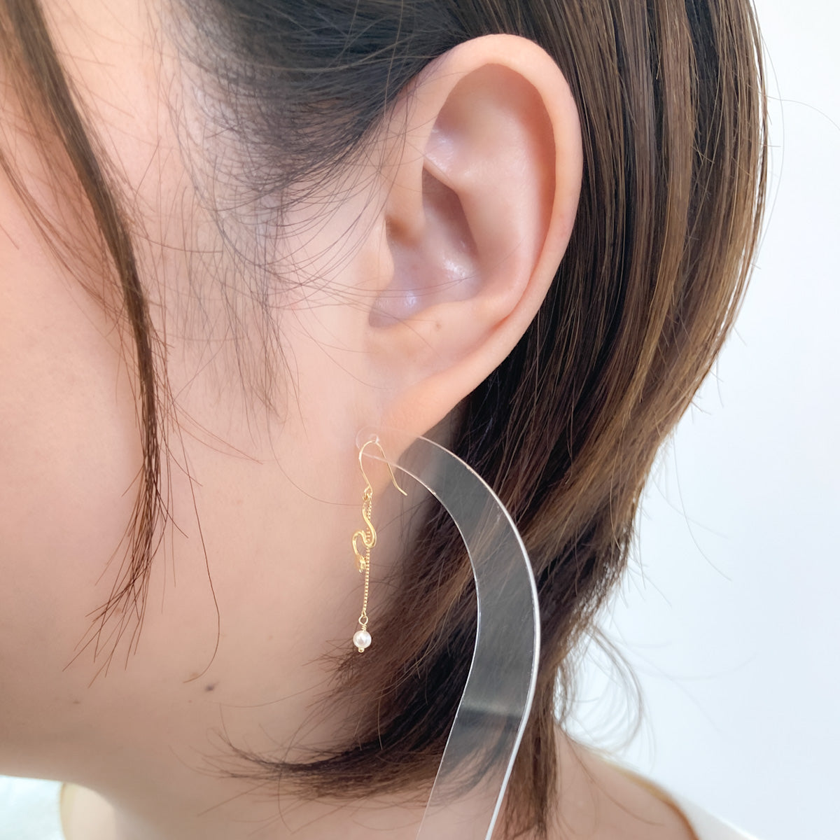 ピアス K18 スネーク(蛇)モチーフ × パール ゴールド レディース イヤージュエリー 幸運 巳年 フックタイプ