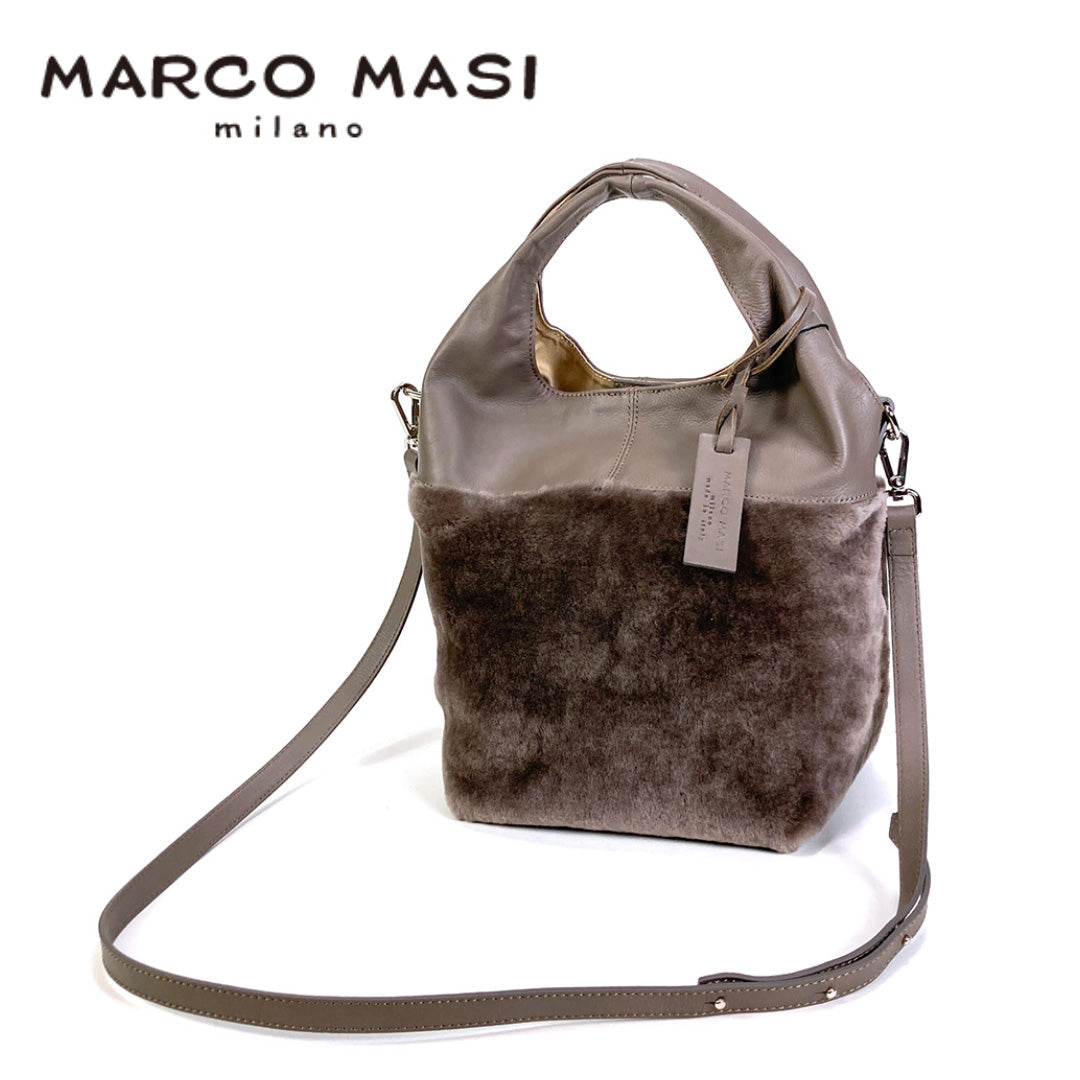 ムートン & レザー バッグ【正規品 】 Marco Masi マルコマージ 秋冬バッグ 3522 トープ ショルダーストラップ付き リアル –  カバンと雑貨のお店『IRIA』