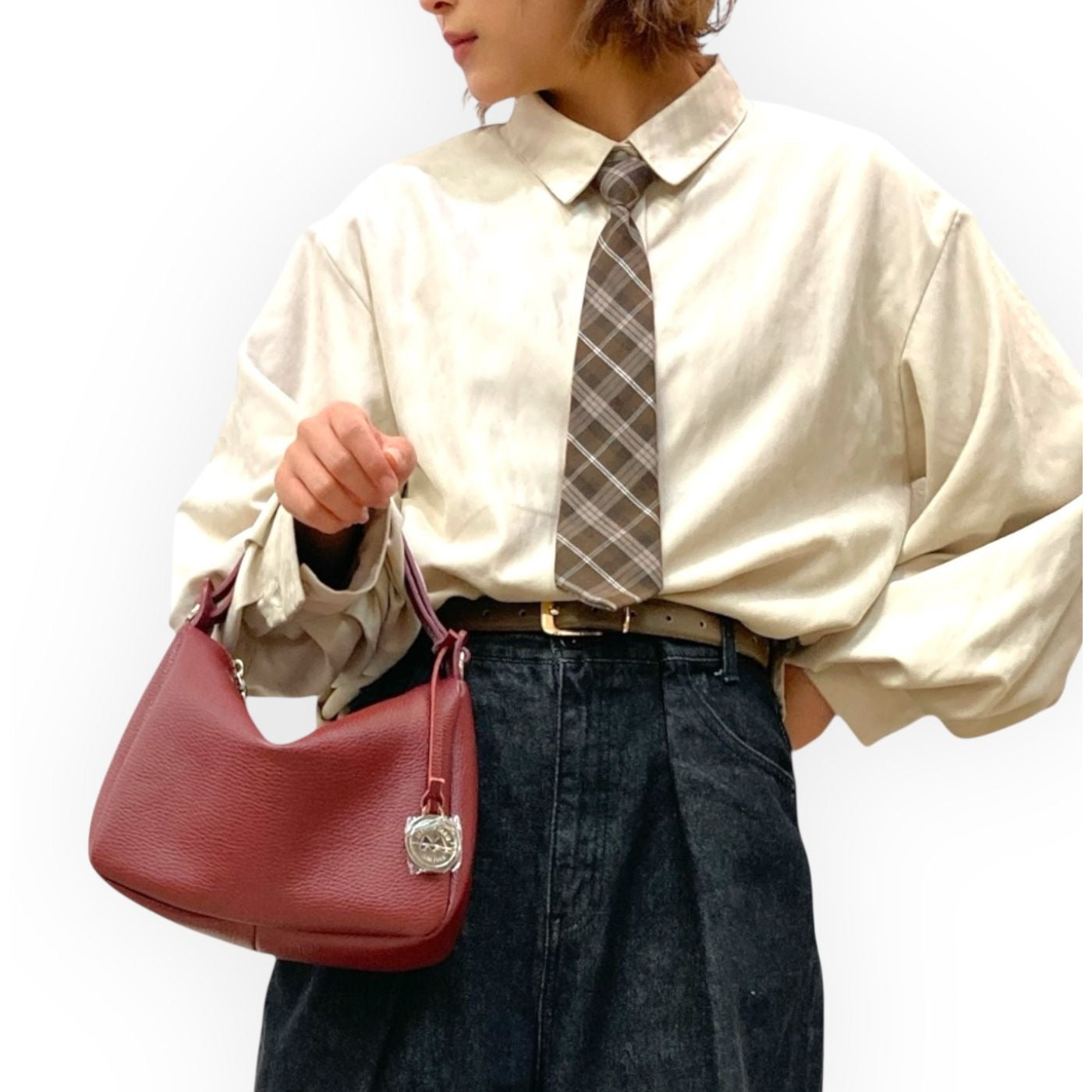 MARCO MASI モデル着用 ボルドー 腕掛スタイル